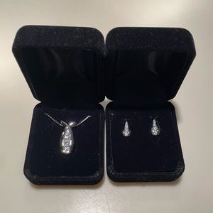 Pendant and Earring set NWOT